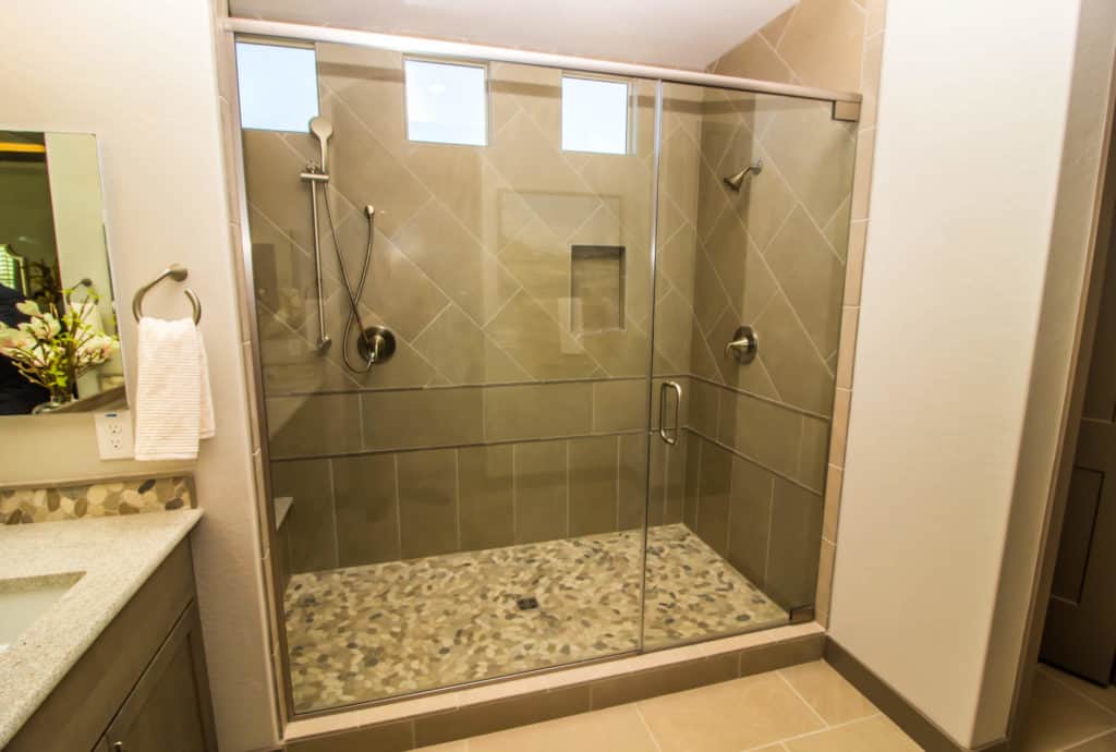 An elegant looking glass shower